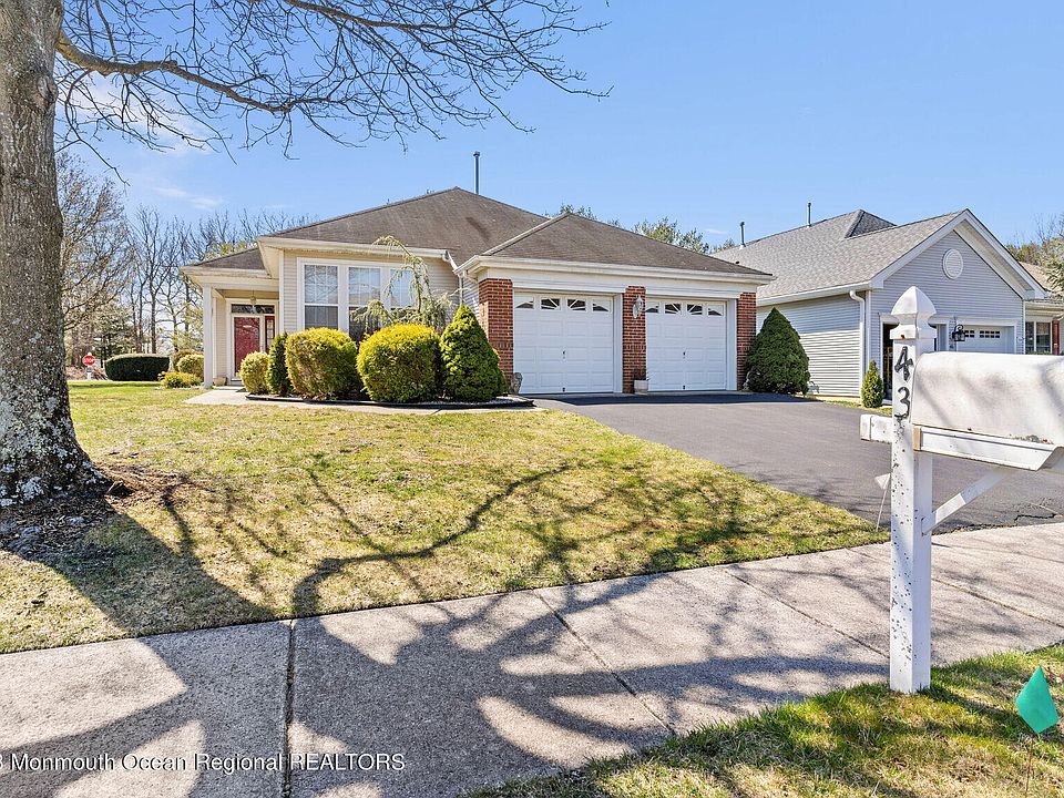 1st image of 43 Bellflower Drive