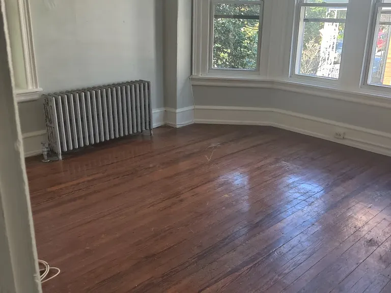 435 E Walnut Ln #1 — Photo 6