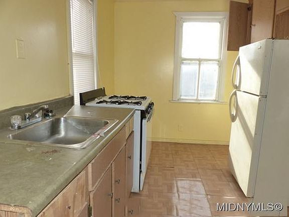 3rd image of 1125 Dudley Ave
