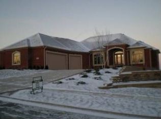 2894 Aldersgate Dr, Greenwood, IN