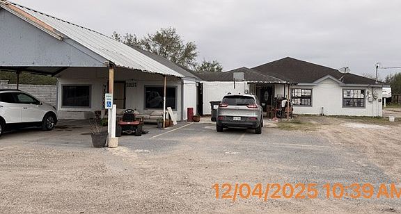 2nd image of 1851 Mile 3 Rd