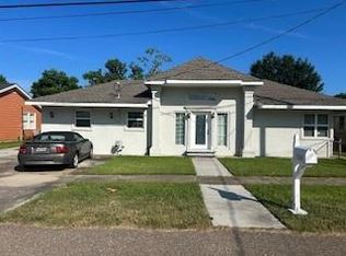 2325 Lyndell Dr, Chalmette, LA 70043
