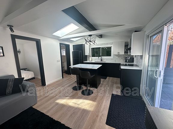 4th image of 765 Richter St #2