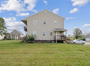 941 M St SW APT 2, Cedar Rapids, IA 52404