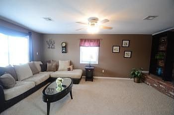 4th image of 308 SW Glendana Dr