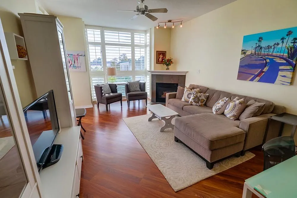 2 bed, 1070 sqft, $3,850 — Photo 4