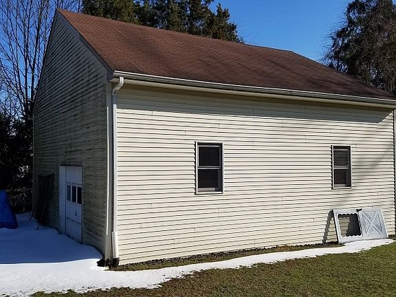5th image of 473 Elizabeth Ave