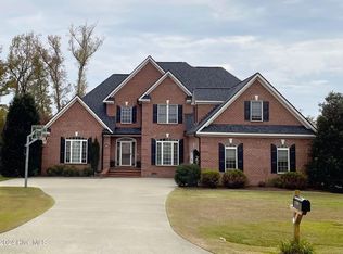 2860 Beddard Rd, Grimesland, NC 27837