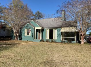 11 E 1st St, Luverne, AL 36049