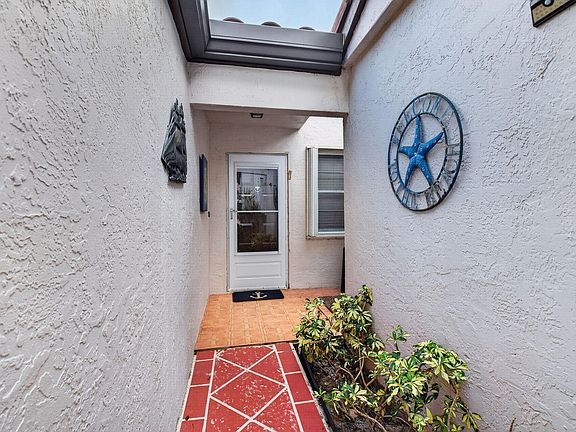 3rd image of 6427 Pointe Pleasant Circle
