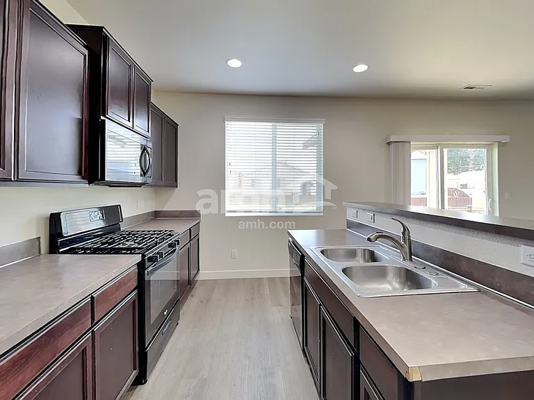 348 Lolo Trail Ave — Photo 4