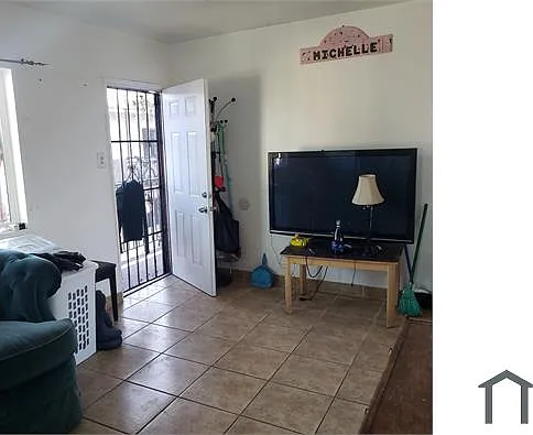 8102 Compton Ave — Photo 2