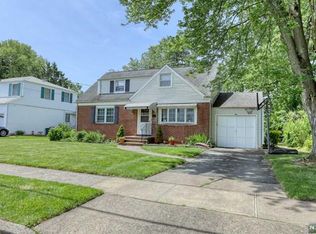 20-16 Greenwood Dr, Fair Lawn, NJ 07410