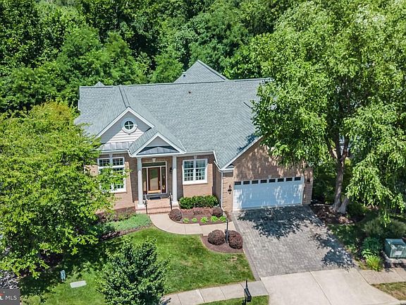 3rd image of 15661 Alderbrook Dr
