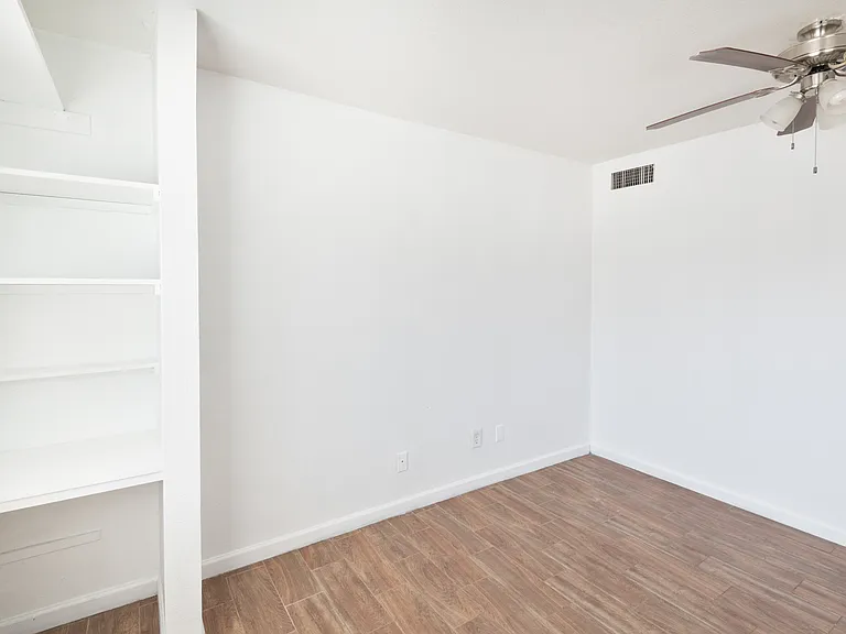 4625 E Park St — Photo 17