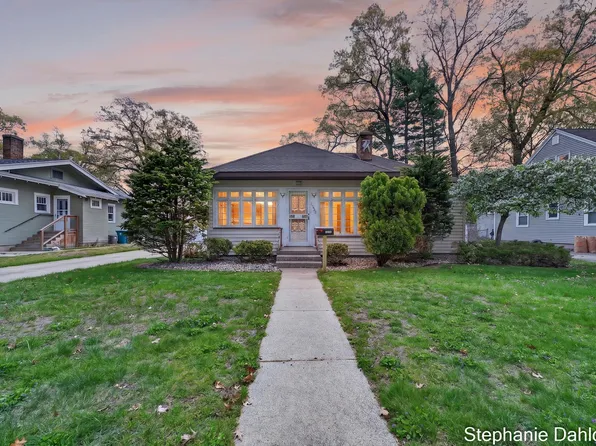 2320 Meurer Ct, Muskegon, MI 49441