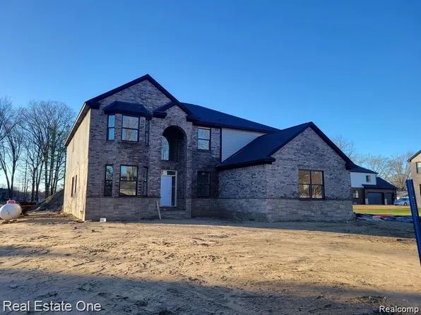 4516 Tallman Dr, Troy, MI 48085