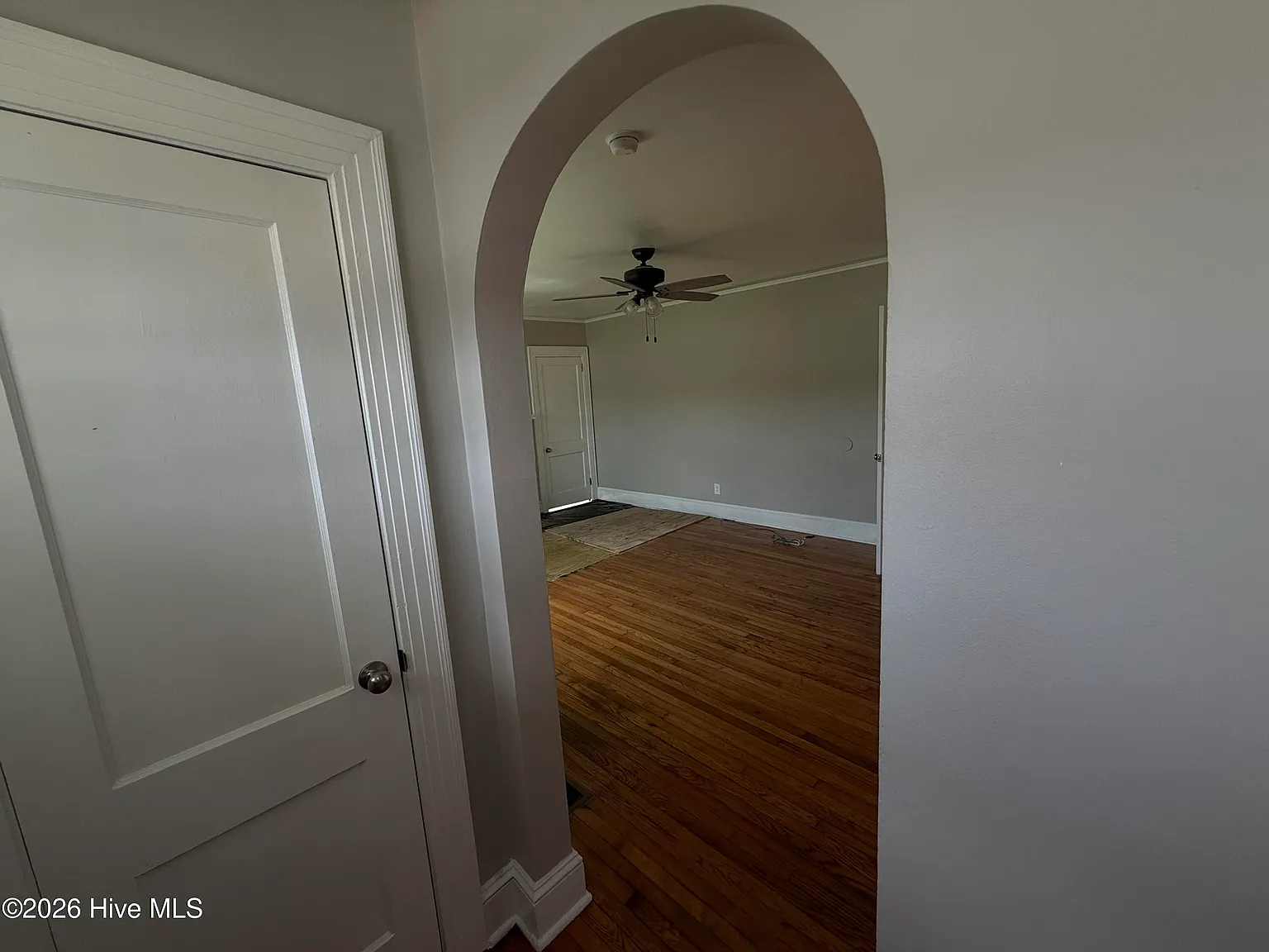 4 bed, 2.0 bath, 1563 sqft, $1,600 — Photo 2