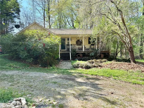 528 Wright Rd, Kernersville, NC 27284