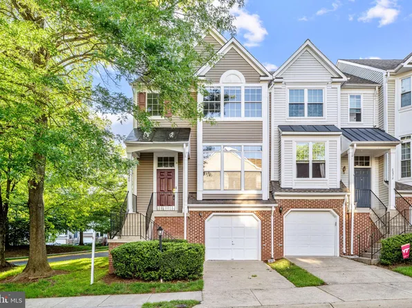 20580 Willoughby Sq, Sterling, VA 20165