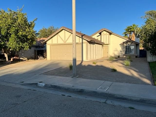 2nd image of 36924 Stratford Dr