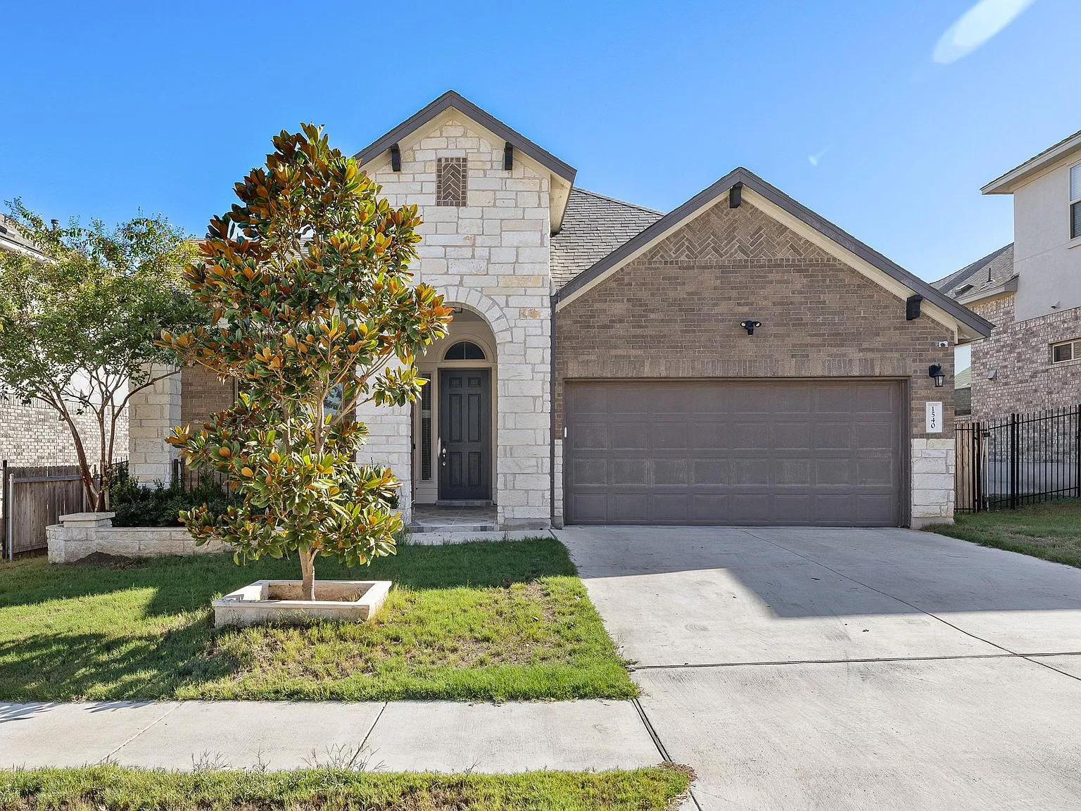 3 bed, 3.0 bath, 2230 sqft, $2,850 — Photo 1