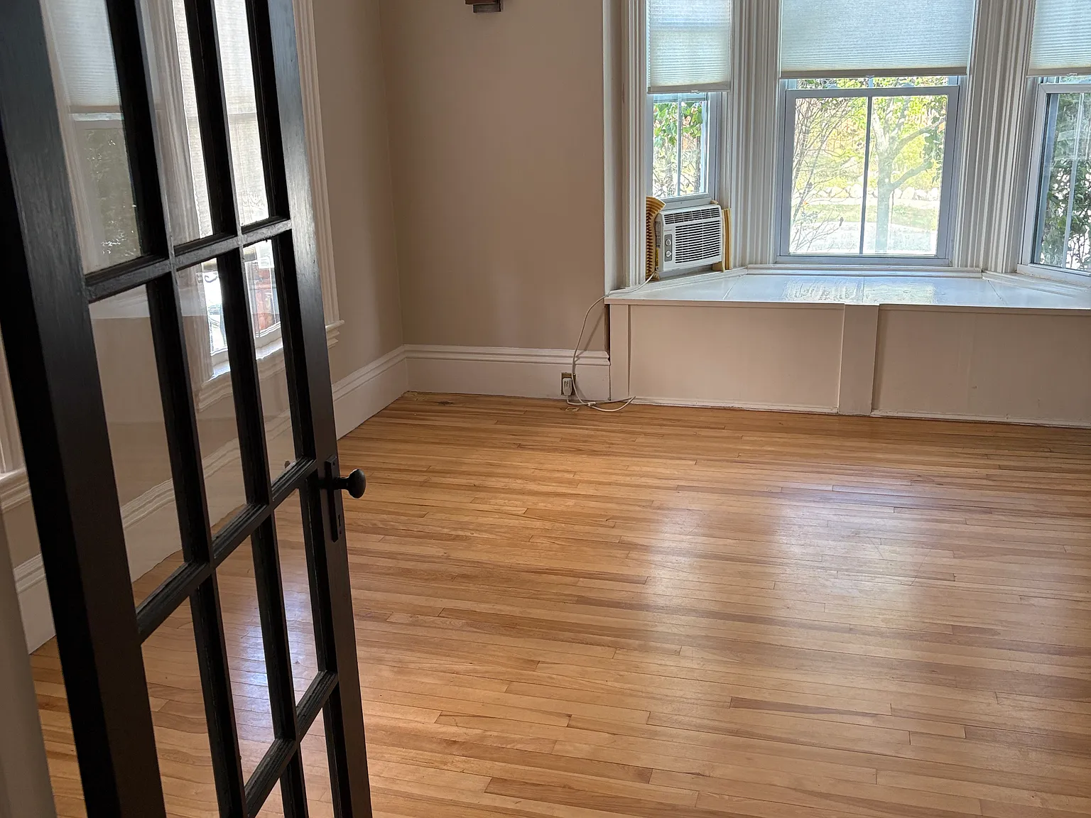 15 Elm St — Photo 3