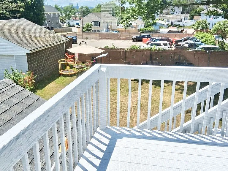 18-20 Foch Ave — Photo 13