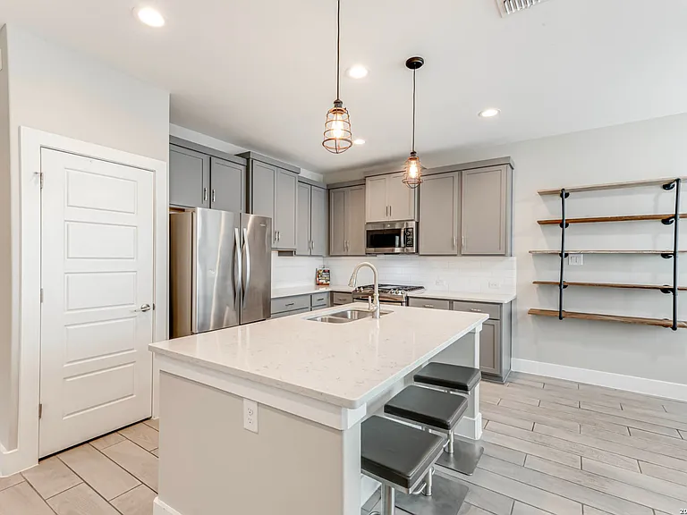1426 E Sandalwood Ln — Photo 9