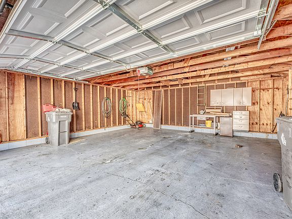 3rd image of 3419 Georgetown Rd