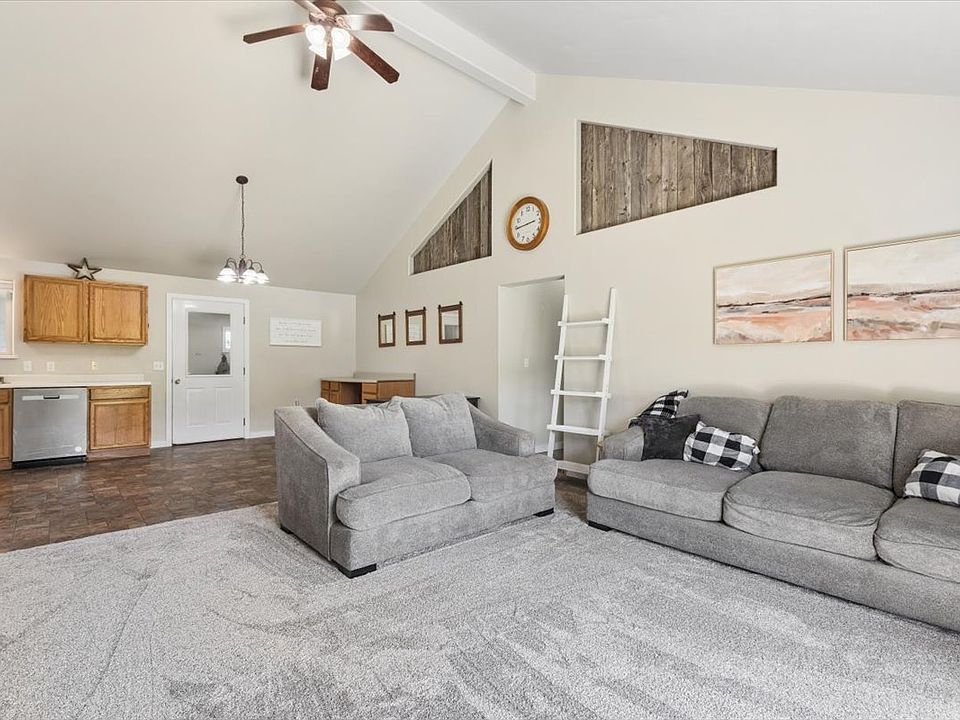1st image of 74 Berger Ln