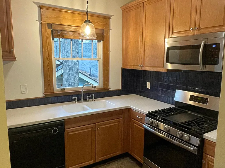 847 Myrtle St NE #3 — Photo 10