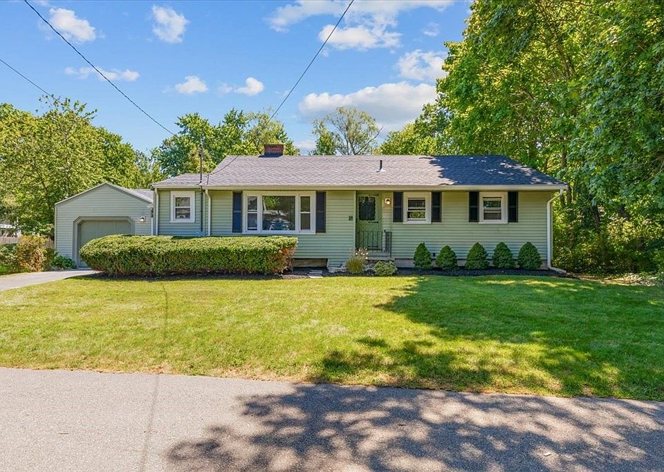 1st image of 24 Woodlawn Ave