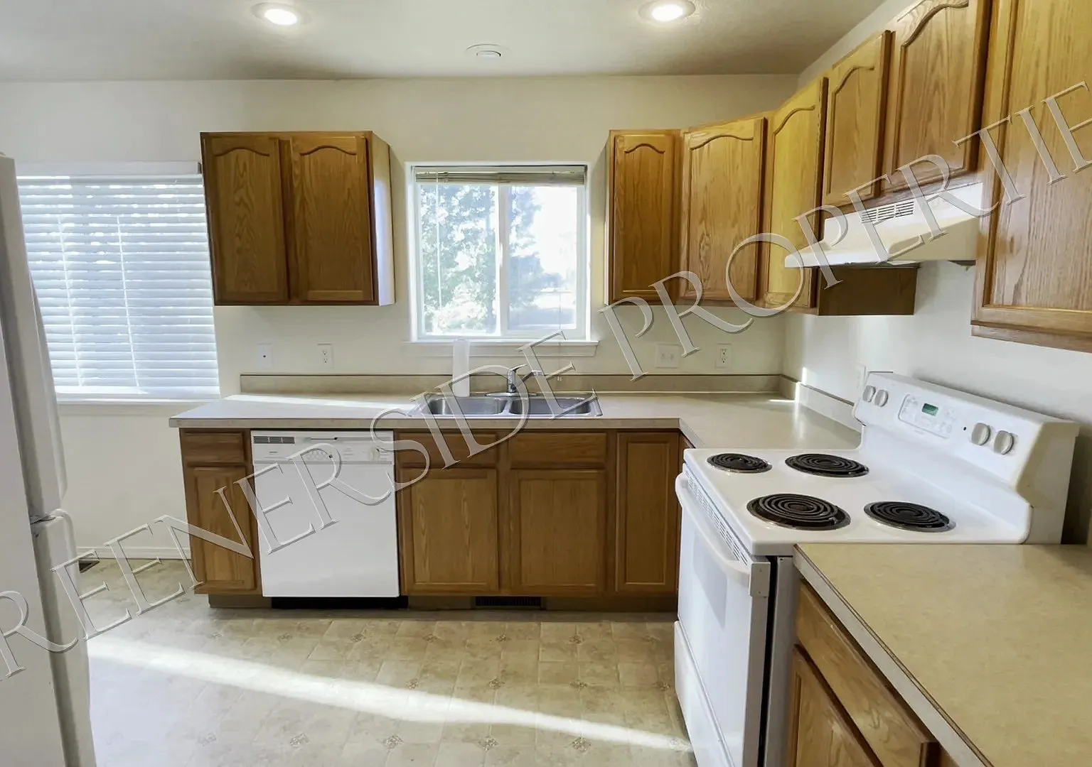 2 bed, 900 sqft, $1,200 — Photo 3