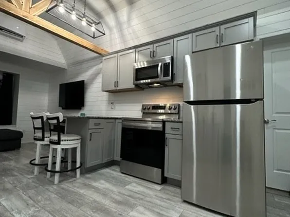 555 Yowell Hill Rd, Tom Bean, TX 75491