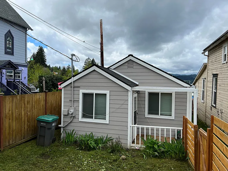316 Cline Ave — Photo 2