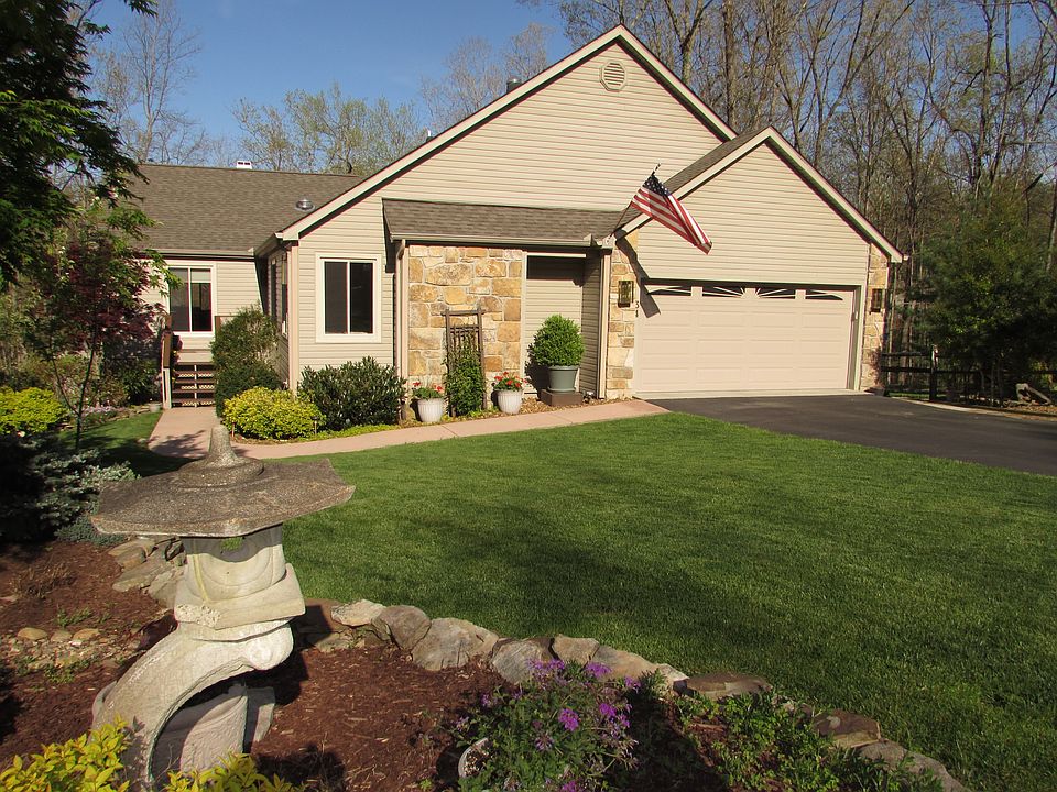 1st image of 34 Hickory Cove Ln