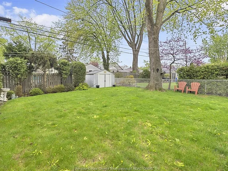 1028 Virginia Ave — Photo 12
