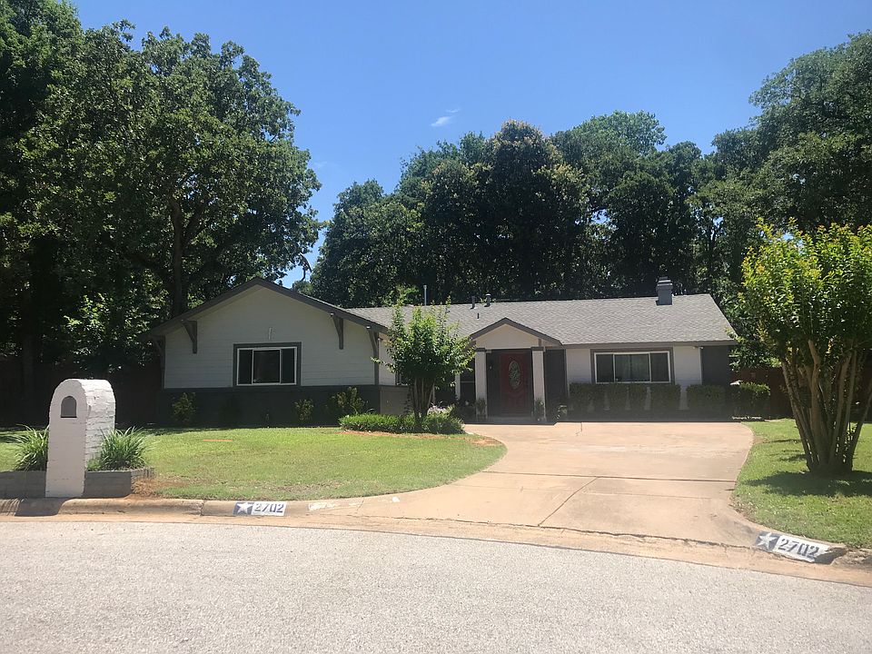 1st image of 2702 Bellaire Ct