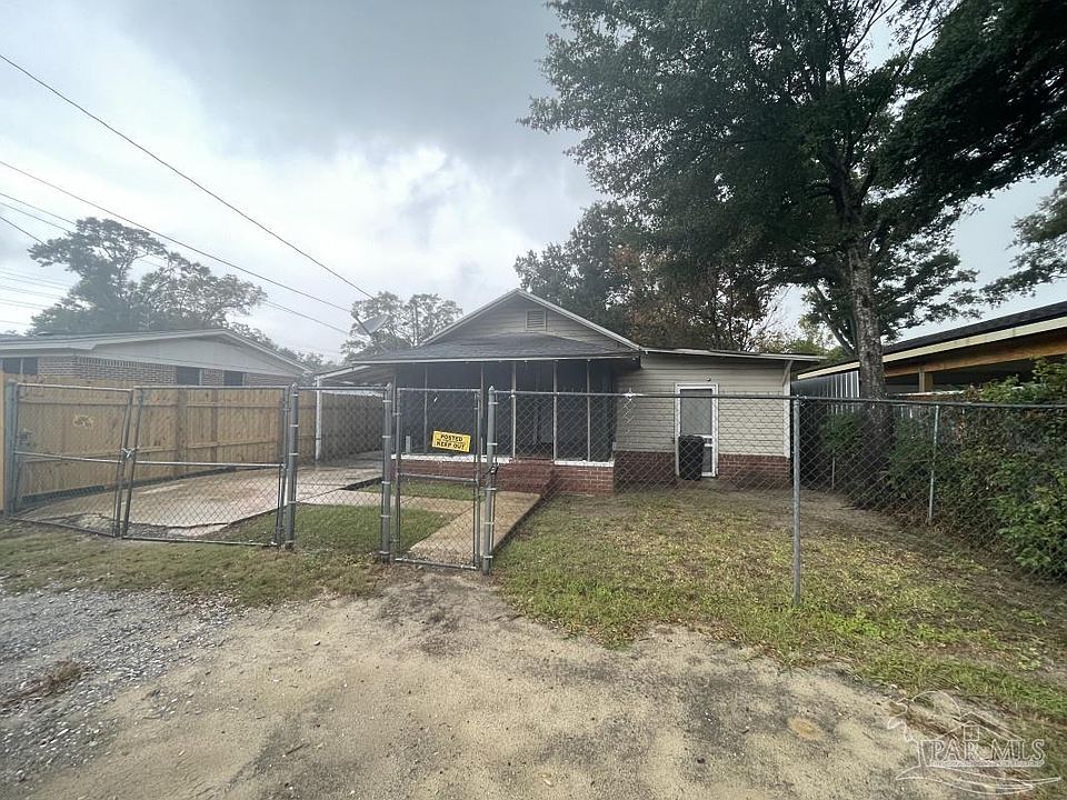 1st image of 2406 W Maxwell St