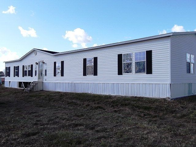 2nd image of 208 Delta Dr