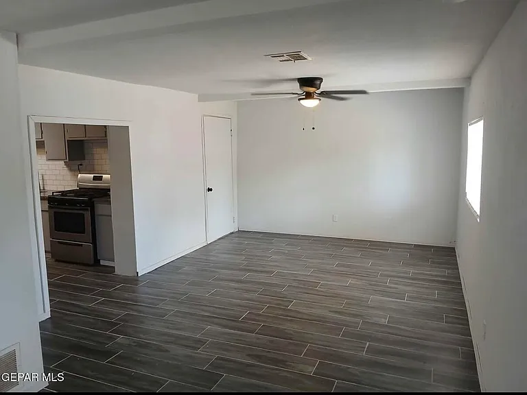 602 Raymundo St — Photo 5