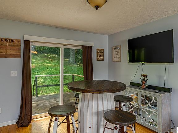 5th image of 278 Redmar Ln