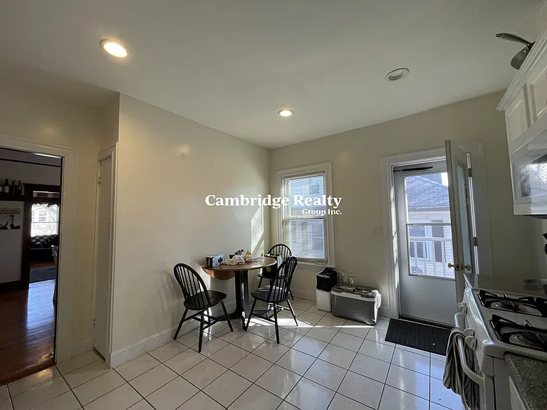 56 Hobson St #2T — Photo 11