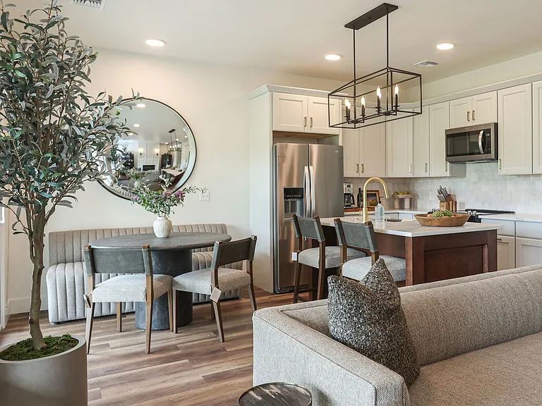 Rivercrest Residences — Photo 2