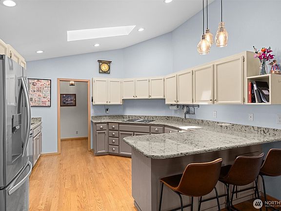 4th image of 12420 43rd Drive SE