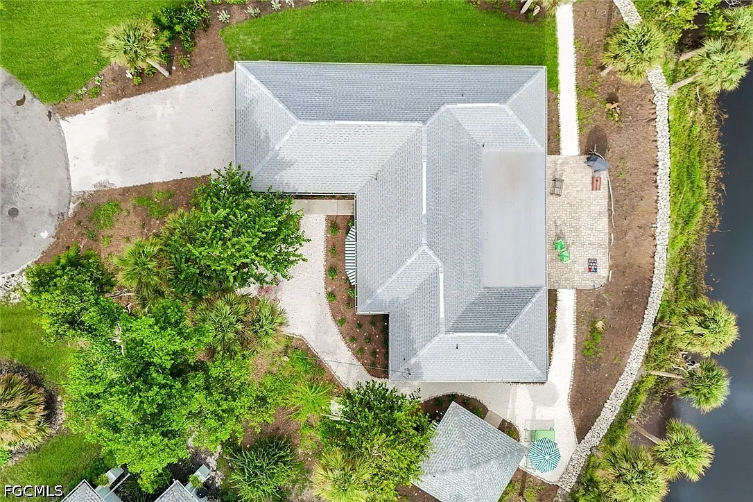 4 bed, 2.0 bath, 2000 sqft, $14,000 — Photo 4