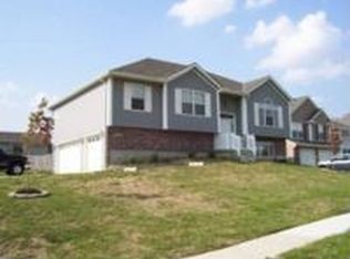 11208 Whispering Ln, Kansas City, KS 66109