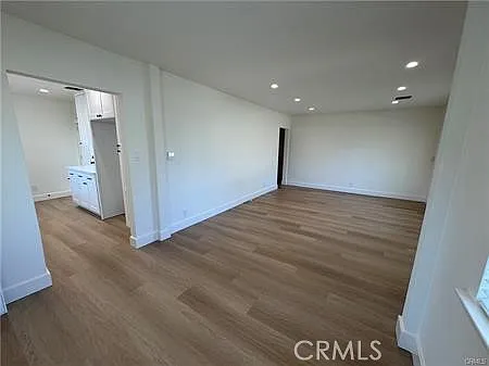 3 bed, 2.0 bath, 1080 sqft, $3,995 — Photo 4