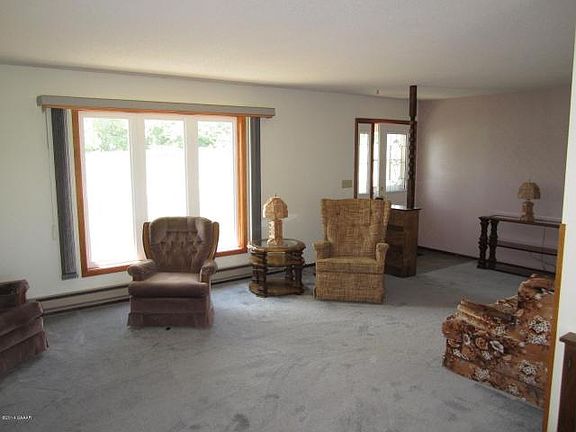 3rd image of 3944 Sunny Brook Dr NW